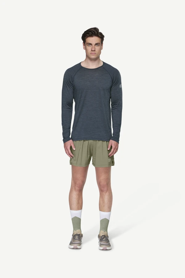 Devold Endurance Merino 130 Shirt MAN, kolor: Night - prezentacja na modelu - przód