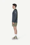 Devold Endurance Merino 130 Shirt MAN, kolor: Night - prezentacja na modelu - bok