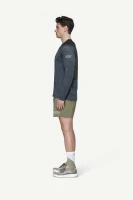 Devold Endurance Merino 130 Shirt MAN, kolor: Night - prezentacja na modelu - bok