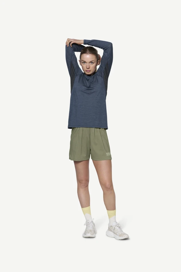 Devold Endurance Merino 130 Shirt WMN, kolor: Night - prezentacja na modelce