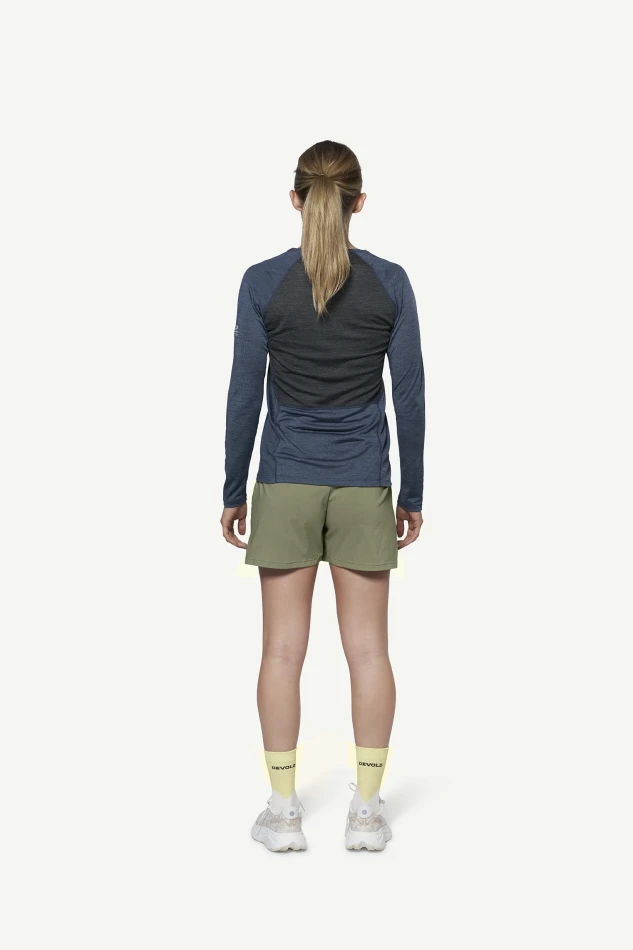 Devold Endurance Merino 130 Shirt WMN, kolor: Night - prezentacja na modelce - tył