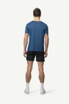Devold Active Tee MAN, kolor: Skydiver Dark - prezentacja na modelu - tył