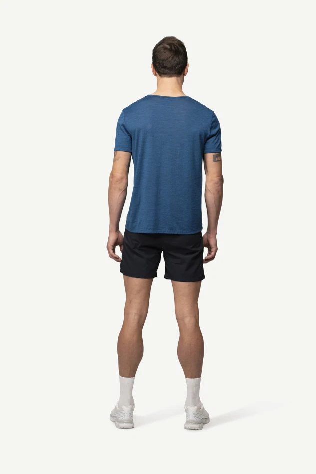 Devold Active Tee MAN, kolor: Skydiver Dark - prezentacja na modelu - tył