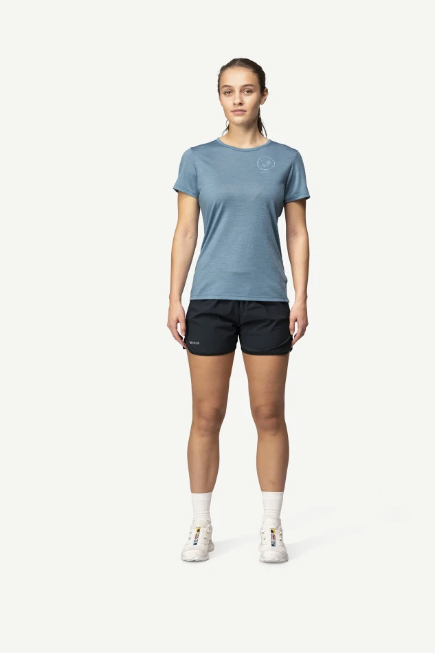 Devold Active Spring Tee WMN, kolor: Skyblue - prezentacja na modelce - przód