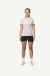 Devold Active Tee WMN, kolor: Orchid - prezentacja na modelce - przód