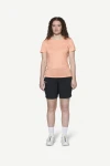 Devold Active Tee WMN, kolor: Sunrise - prezentacja na modelce - przód