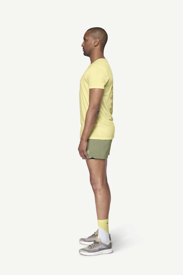 Devold Active Stamp Tee MAN, kolor: Frozen - prezentacja na modelu - bok