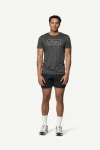 Devold Active Outline Tee MAN, kolor: Anthracite - prezentacja na modelu - przód