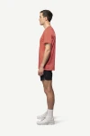 Devold Active Outline Tee MAN, kolor: Cayenne - prezentacja na modelu - bok