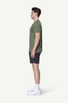 Devold Active Skyline Tee MAN, kolor: Forest - prezentacja na modelu - bok