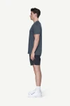 Devold Active Skyline Tee MAN, kolor: Night - prezentacja na modelu - bok