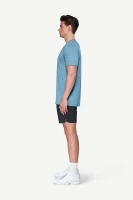 Devold Active Skyline Tee MAN, kolor: Skyblue - prezentacja na modelu - bok
