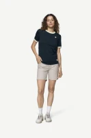 Devold Archive Ringer Tee, kolor: Ink/Offwhite - prezentacja na modelce - przód