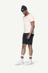 Devold Archive Ringer Tee, kolor: White/Chilli - prezentacja na modelu - przód
