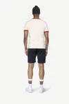 Devold Archive Ringer Tee, kolor: White/Chilli - prezentacja na modelu - tył