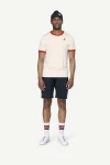 Devold Archive Ringer Tee, kolor: White/Chilli - prezentacja na modelu - przód