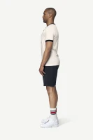 Devold Archive Ringer Tee, kolor: White/Ink - prezentacja na modelu - bok