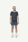Devold Active Stamp Tee WMN, kolor: Night - prezentacja na modelce - przód