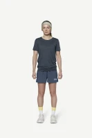 Devold Active Stamp Tee WMN, kolor: Night - prezentacja na modelce - przód