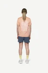 Devold Active Stamp Tee WMN, kolor: Sunrise - prezentacja na modelce - tył