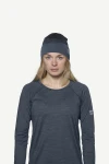 Devold Endurance Merino Light Beanie, kolor: Night - prezentacja na modelce - przód