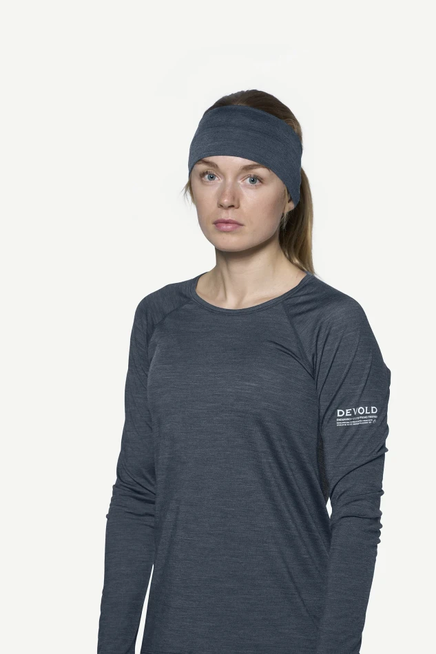 Devold Endurance Merino Light Headband, kolor: Night - prezentacja na modelce - przód