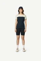 Devold Classic Linear Tee WMN, kolor: White/Ink - prezentacja na modelce - przód