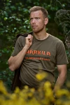 Harkila Scandinavian S/S T-shirt, kolor: Grape Leaf - zdjęcie w terenie na modelu
