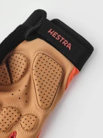 Hestra-Bike-Guard-D3O-Short-Orange-Dłoń3.png