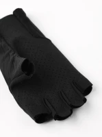 Hestra Aero Short Black Dłoń2