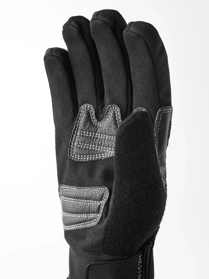 Hestra Tactility Black & Black Dłoń2