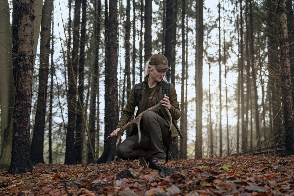harkila-scandinavian-trousers-woman-ShadowBrown-DeepBrown.webp