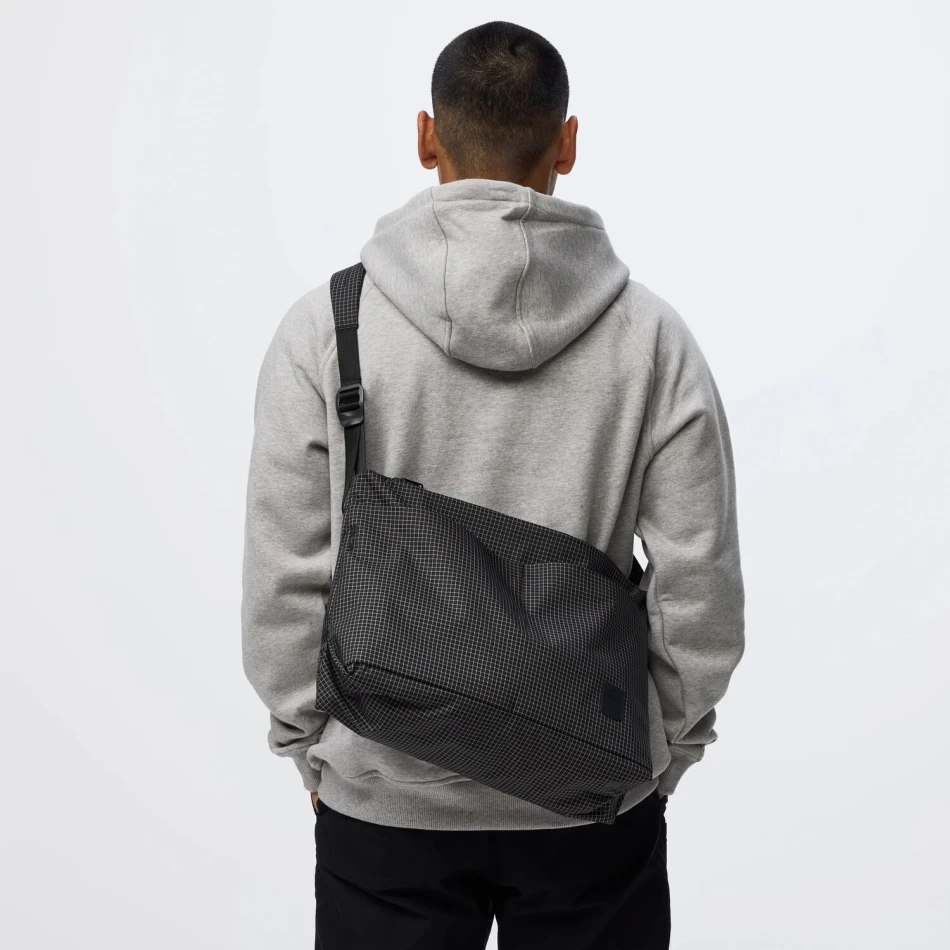 High Coast Pro Shoulder Bag | 550 Black