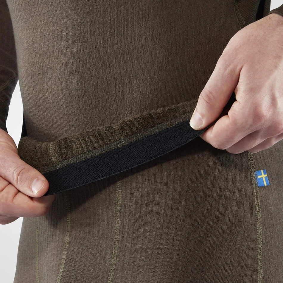 Fjallraven_kalesony_model_Varmland_Woolterry_Long_Johns_kolor_633_Dark_Olive_6.jpg