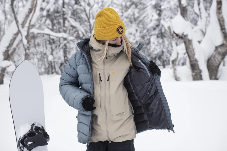Fjallraven-Bergtagen-Down_Jacket_W_kolor-new.webp