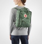 Fjallraven_Kanken_Art_kolor_976_Green_Fable_4.jpg