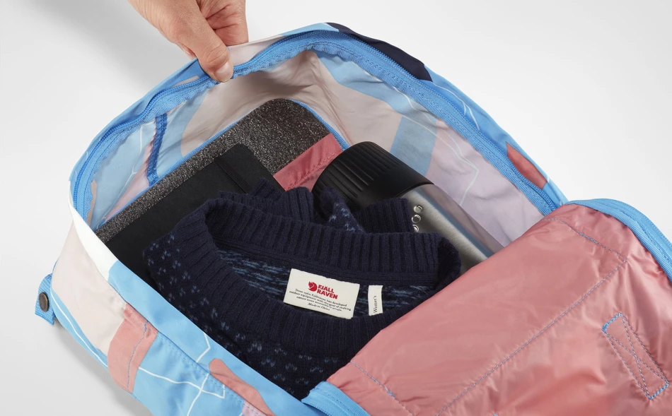 Fjallraven_Kanken_Art_kolor_972_Ocean_Surface_12.jpg