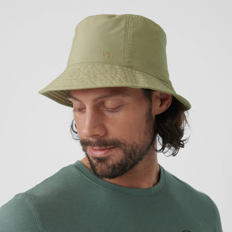 Fjallraven Reversible Bucket Hat, kolor: 195-622 - Sand Stone-Light Olive