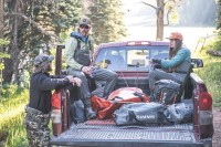 Unstructered Flat Brim Cap, kolor: 800 - Simms Orange