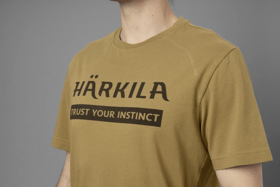 Harkila Logo T-Shirt, kolor: Antique Sand/Dark Olive