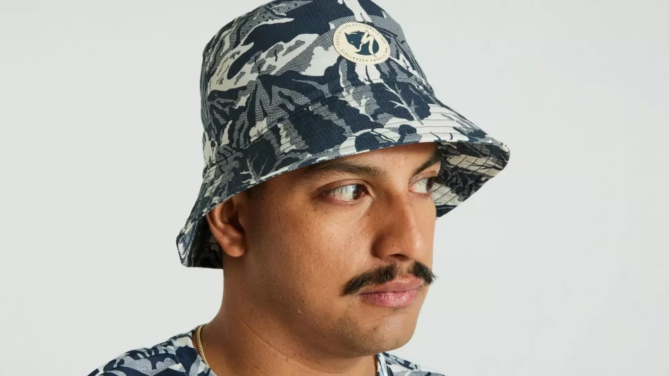 Fjallraven_Specialized_Hat_kolor_560-111_Navy_eggshell_1.webp