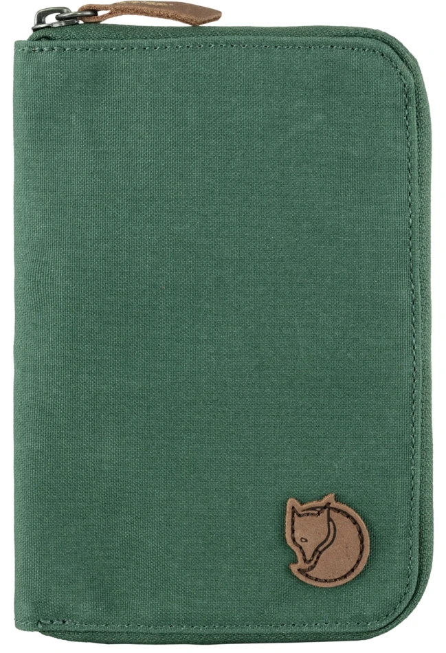Passport Wallet, kolor: 679 - Deep Patina