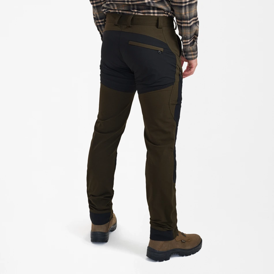 Northward Trousers, kolor: 378-999 - Bark Green / Black