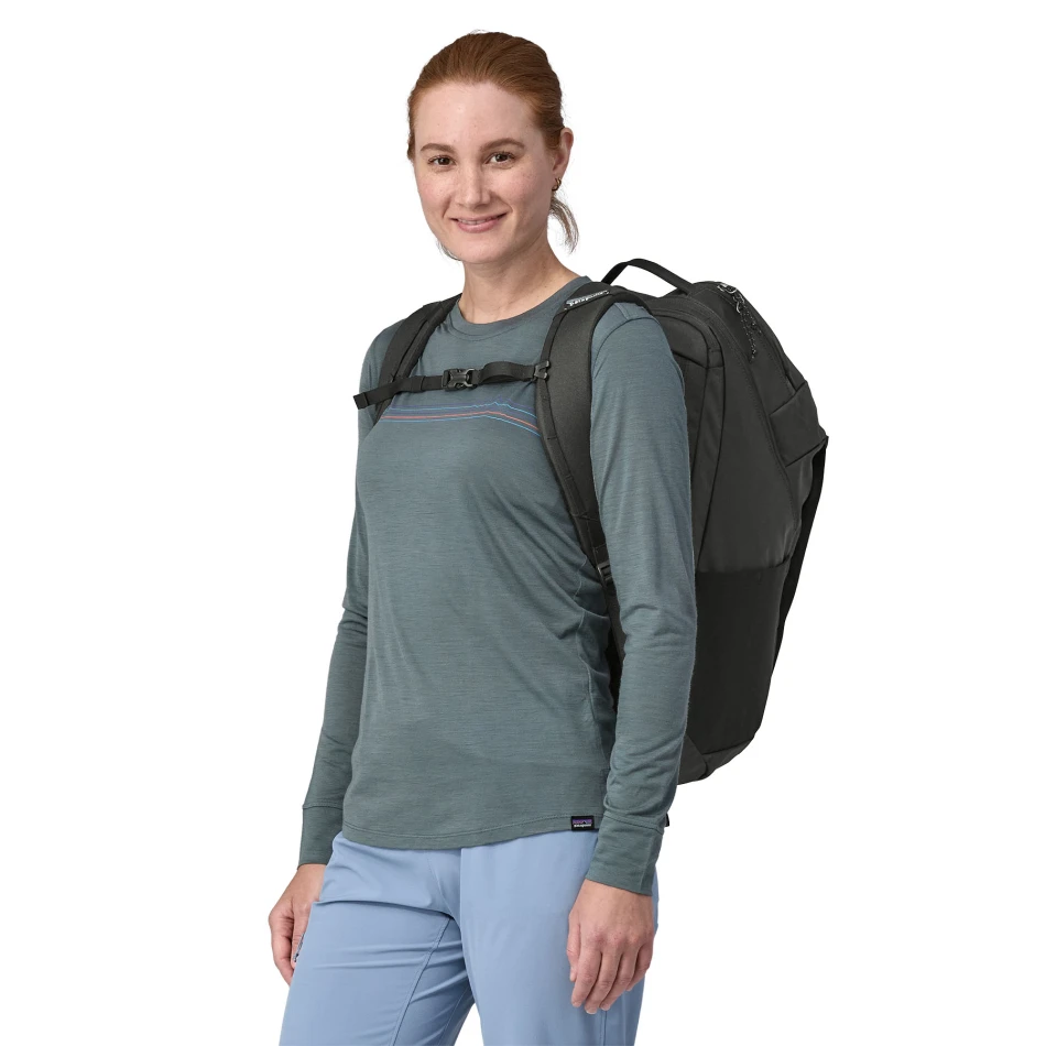 Black Hole Pack 32L, kolor: Black